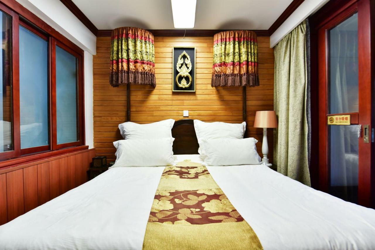 Xishuangbanna Elephant Home Guesthouse จิ่งหง ภายนอก รูปภาพ